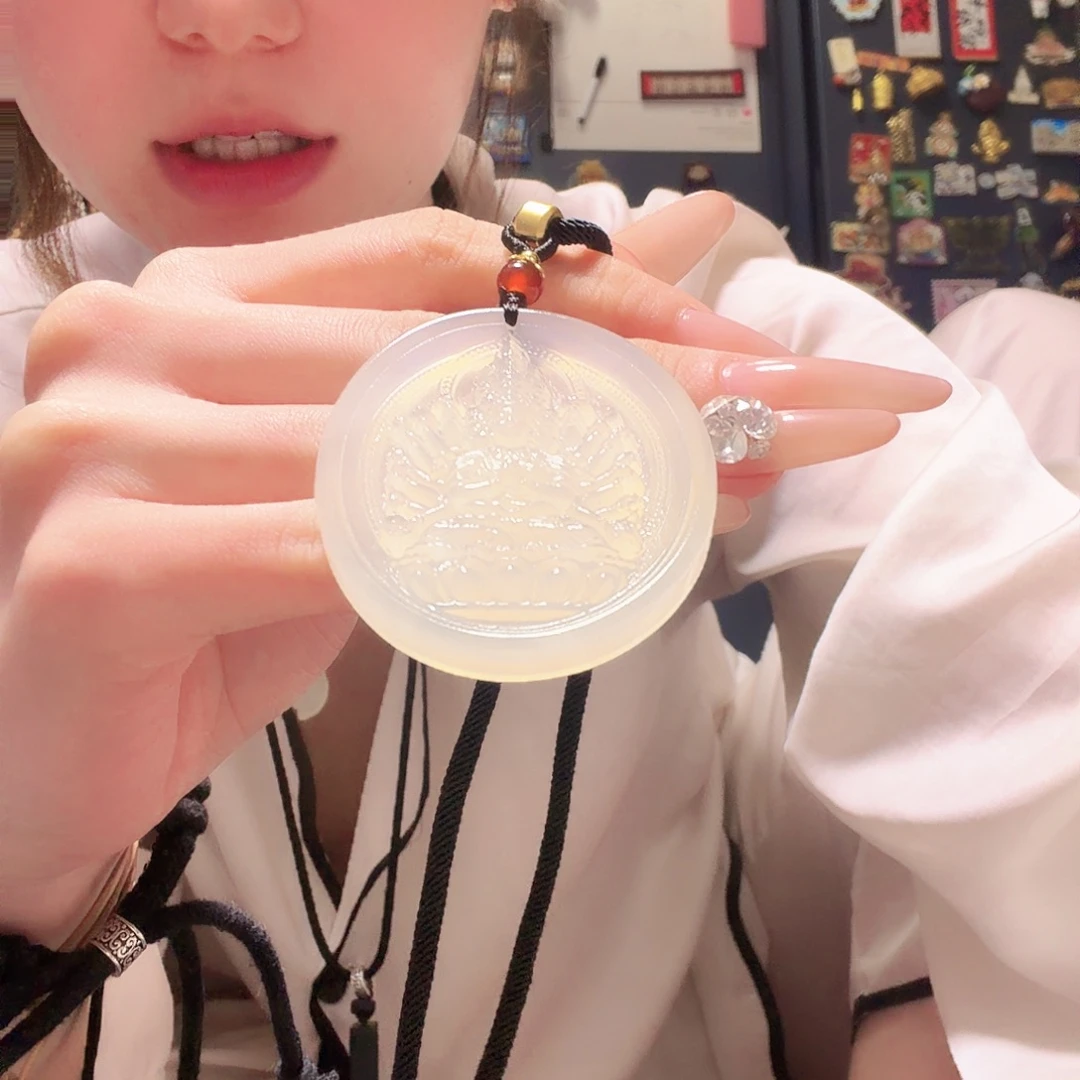 岫玉未镶嵌千手观音 鼠