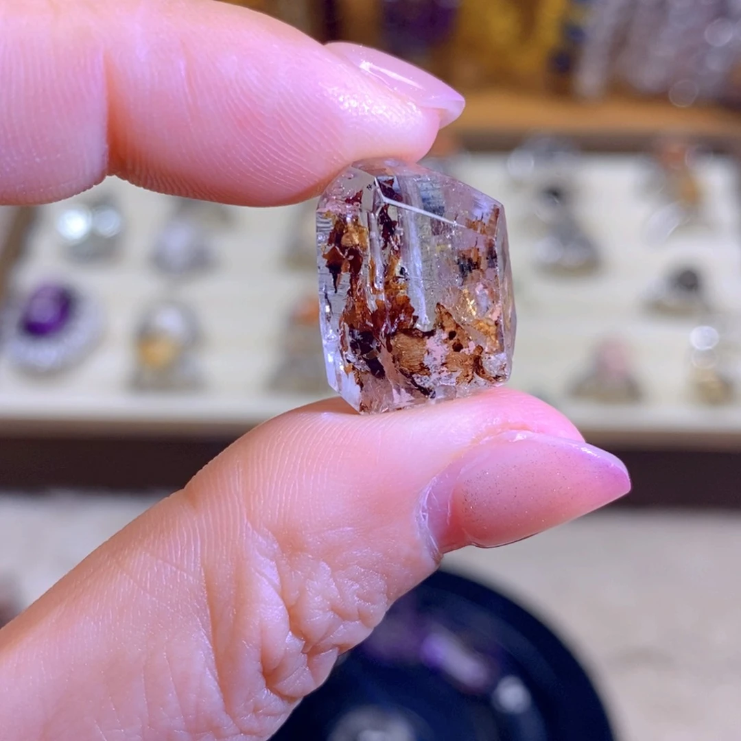颈饰未镶嵌水晶，