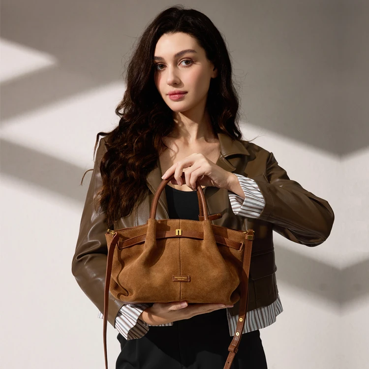 2026新款磨砂牛皮女包通勤包简约手提单肩包休闲复古棕色云朵包