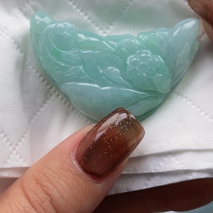 翡翠未镶嵌颈饰挂件