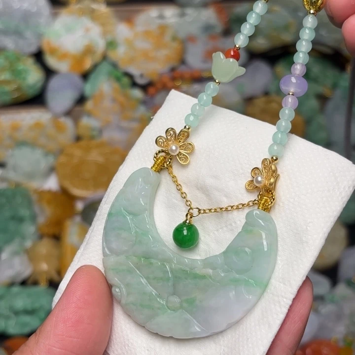 翡翠颈饰未镶嵌吊坠