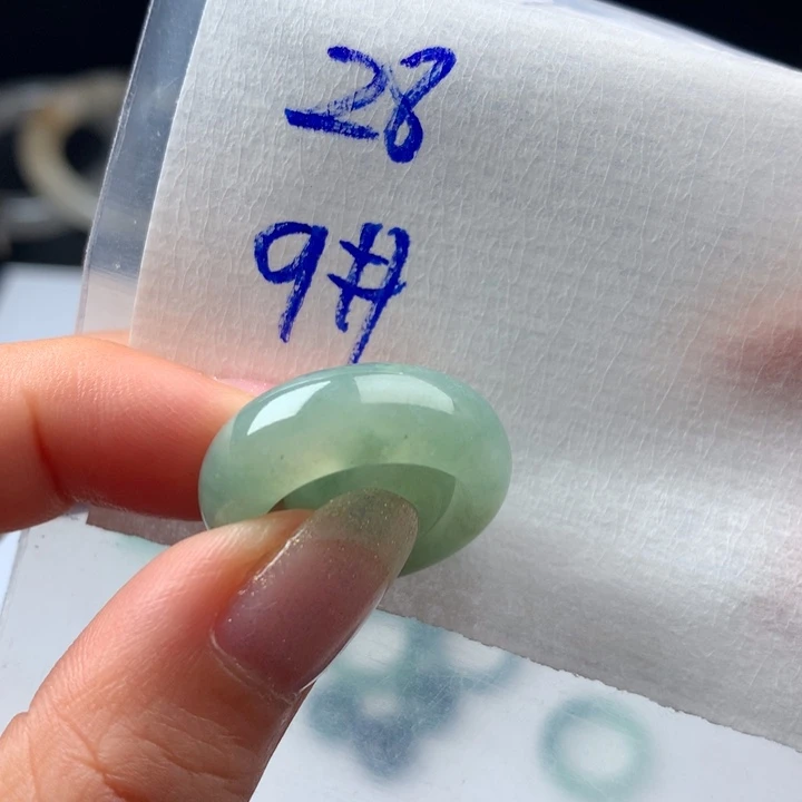 定制翡翠未镶嵌戒圈