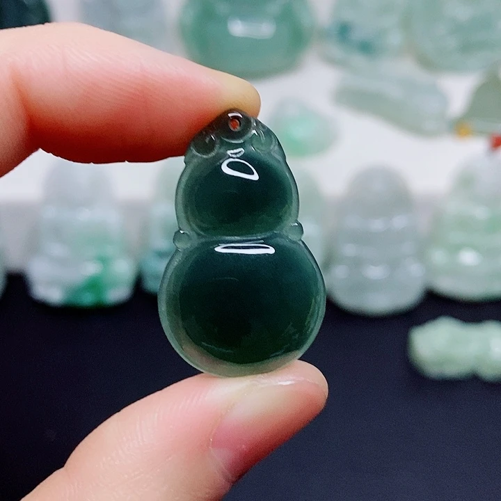 翡翠未镶嵌颈饰吊坠