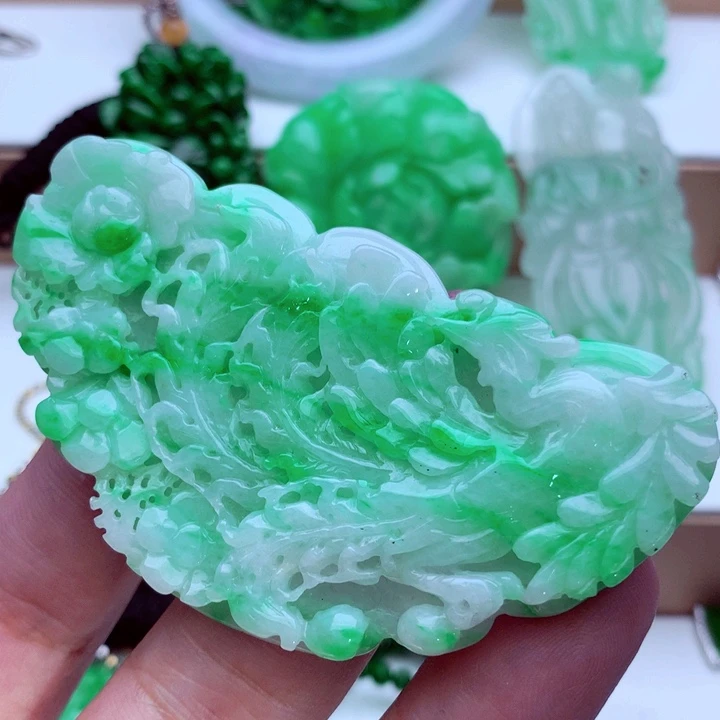吊坠(不含链)未镶嵌翡翠