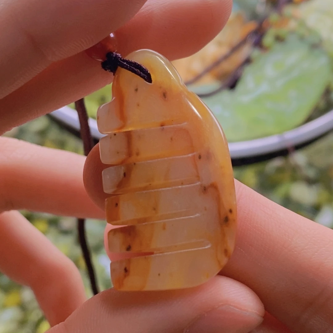 蛇纹石玉吊坠未镶嵌