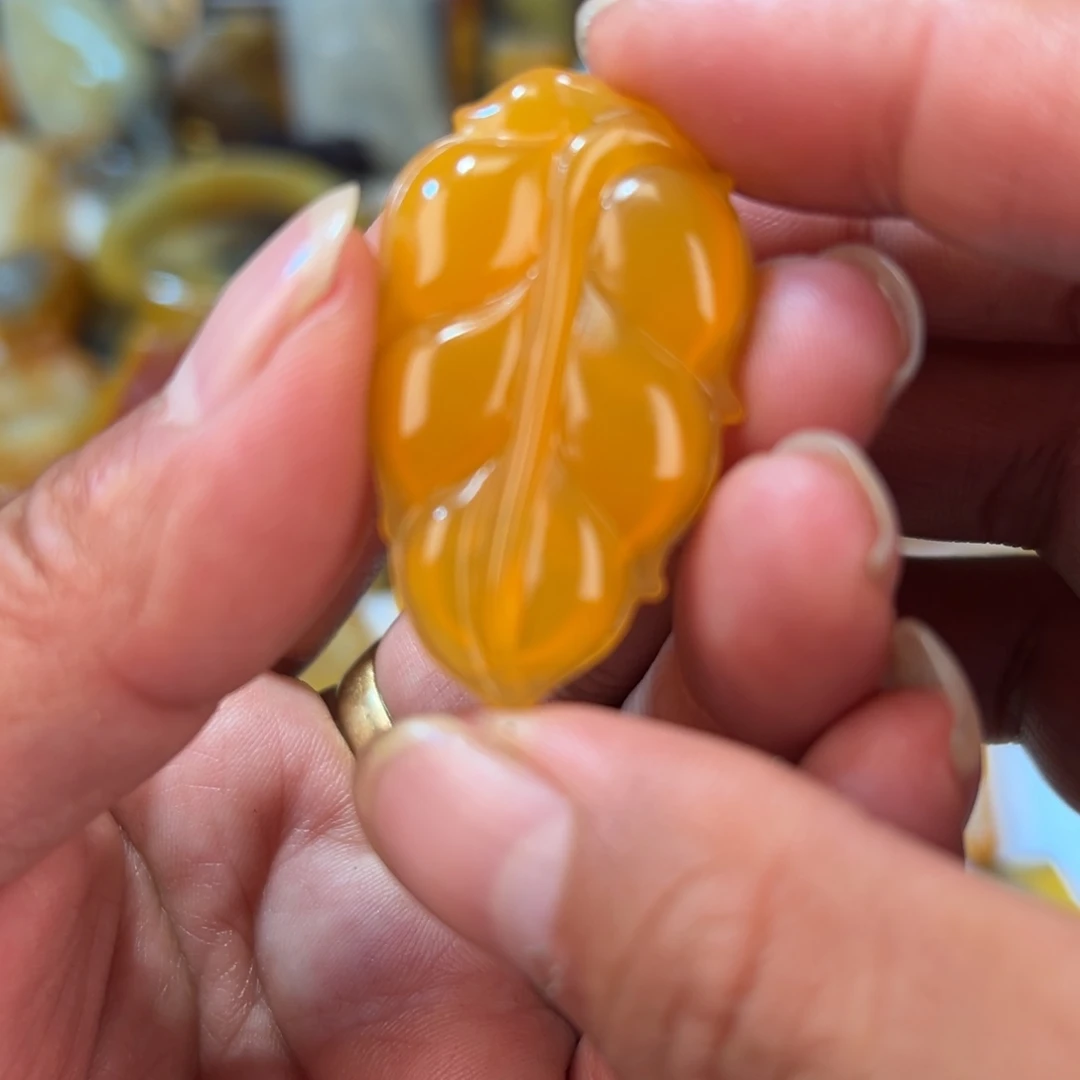 石英质玉（黄龙玉）合金颈饰