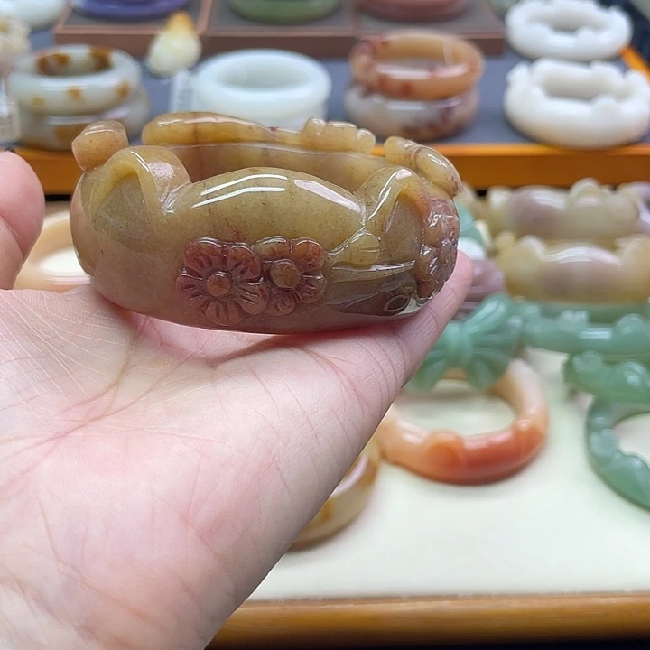 未镶嵌石英岩玉珠宝奇石