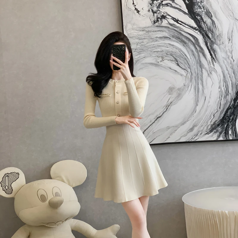 小香风气质简约长袖针织连衣裙女2025秋季新款轻奢百搭显瘦收腰裙