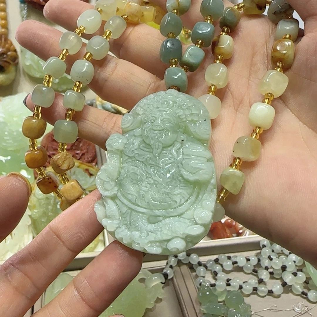 未镶嵌蛇纹石玉吊坠