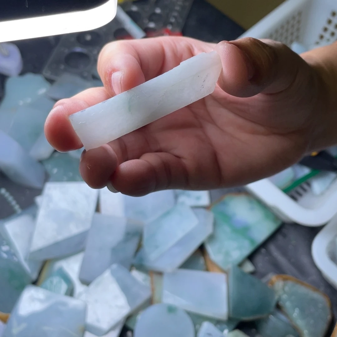 未镶嵌定制翡翠