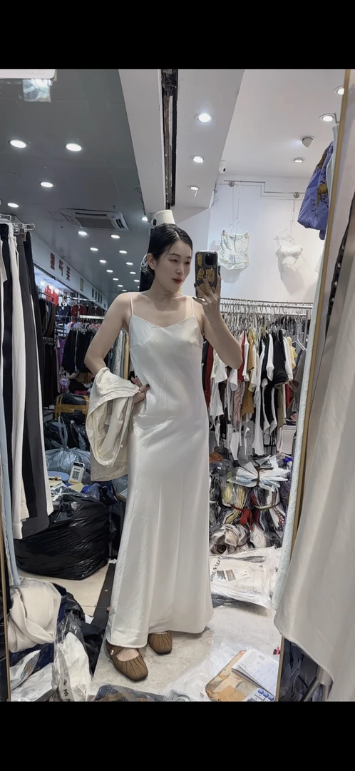 吊带连衣裙国风搭配单品