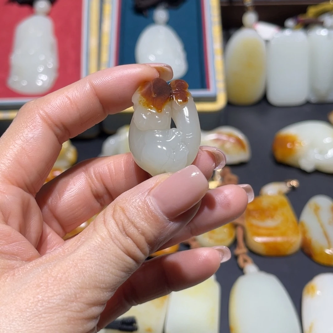 和田玉未镶嵌吊坠(不含链)