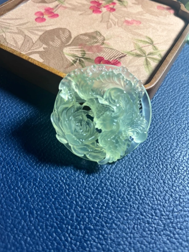 岫玉绿冰雕刻凤戏牡丹