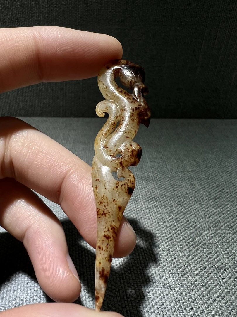 和田玉虺龙纹玉觿