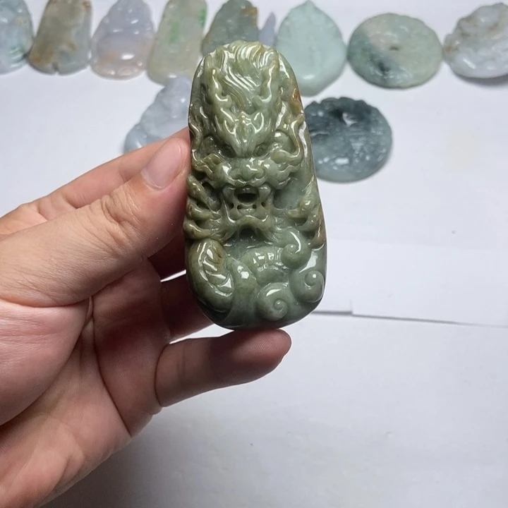 翡翠未镶嵌颈饰龙牌16