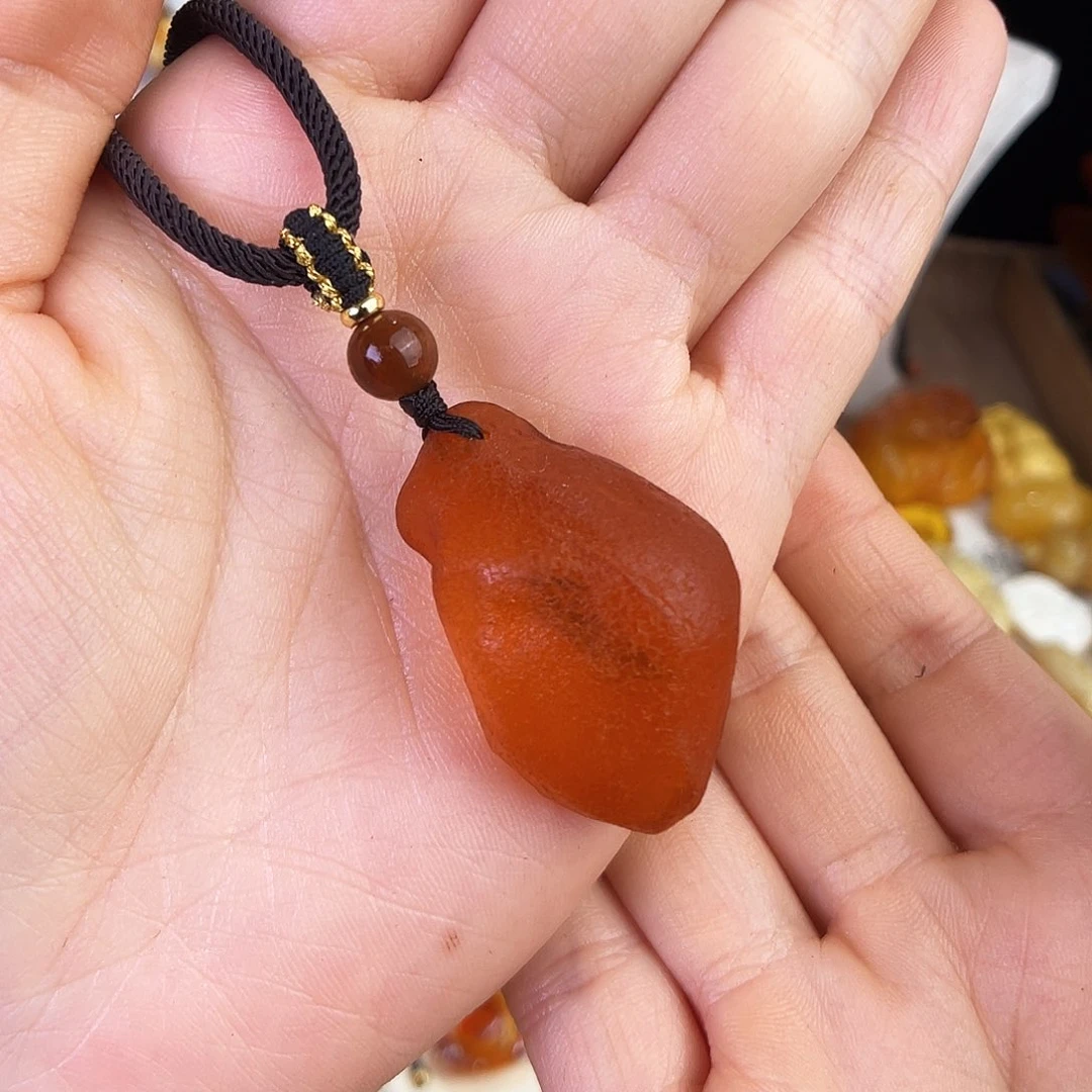 琥珀珠宝奇石未镶嵌，