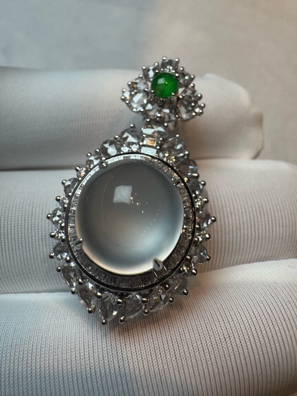 玻璃种蛋面吊坠完美