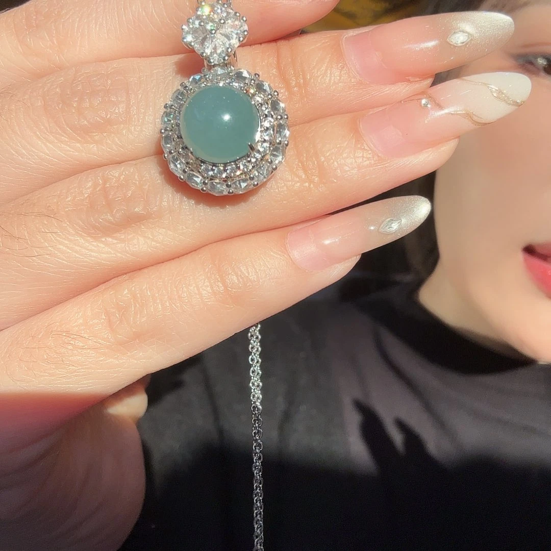 颈饰未镶嵌翡翠想**菜蛋面