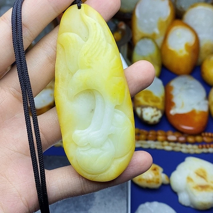 和田玉未镶嵌颈饰