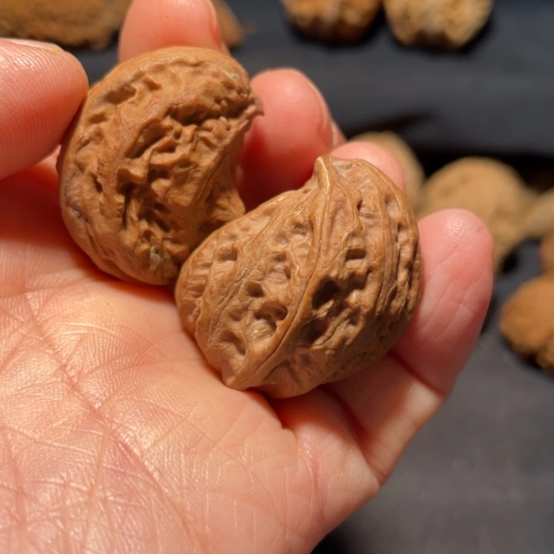 【闪购商品】文玩核桃把件东北楸子16