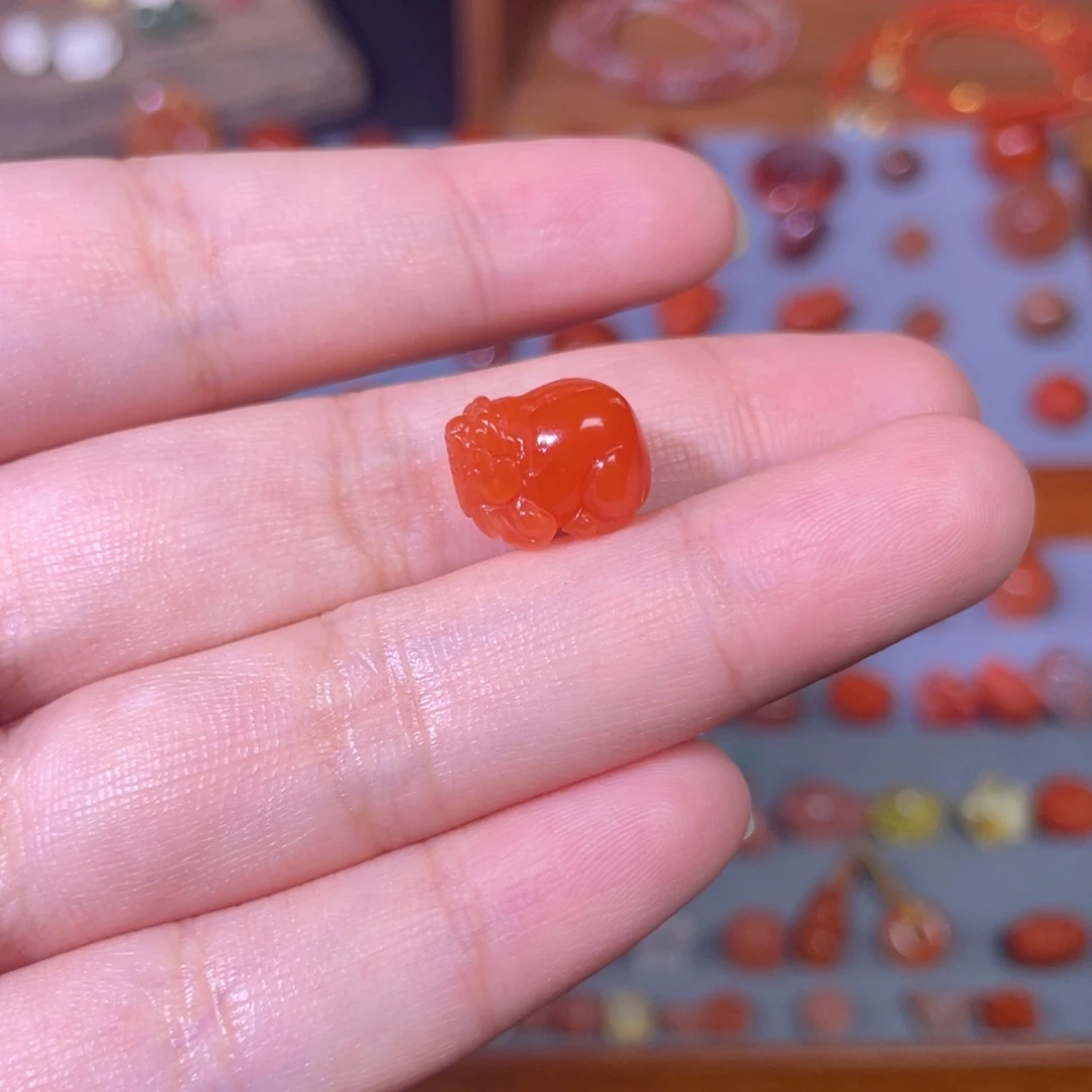 吃***梦南红玛瑙冰红貔貅未镶嵌
