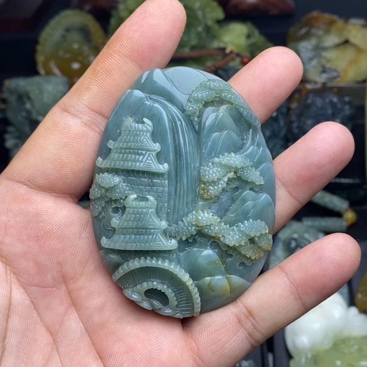 蛇纹石玉未镶嵌颈饰