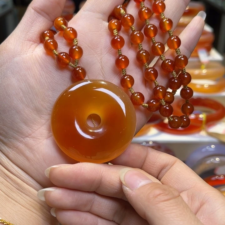 玛瑙/玉髓手镯未镶嵌一**花