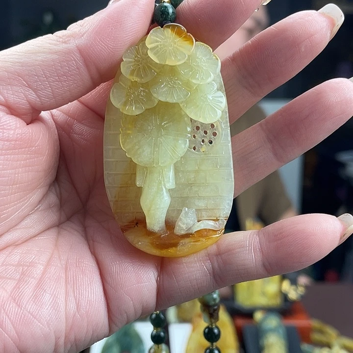 蛇纹石玉未镶嵌颈饰