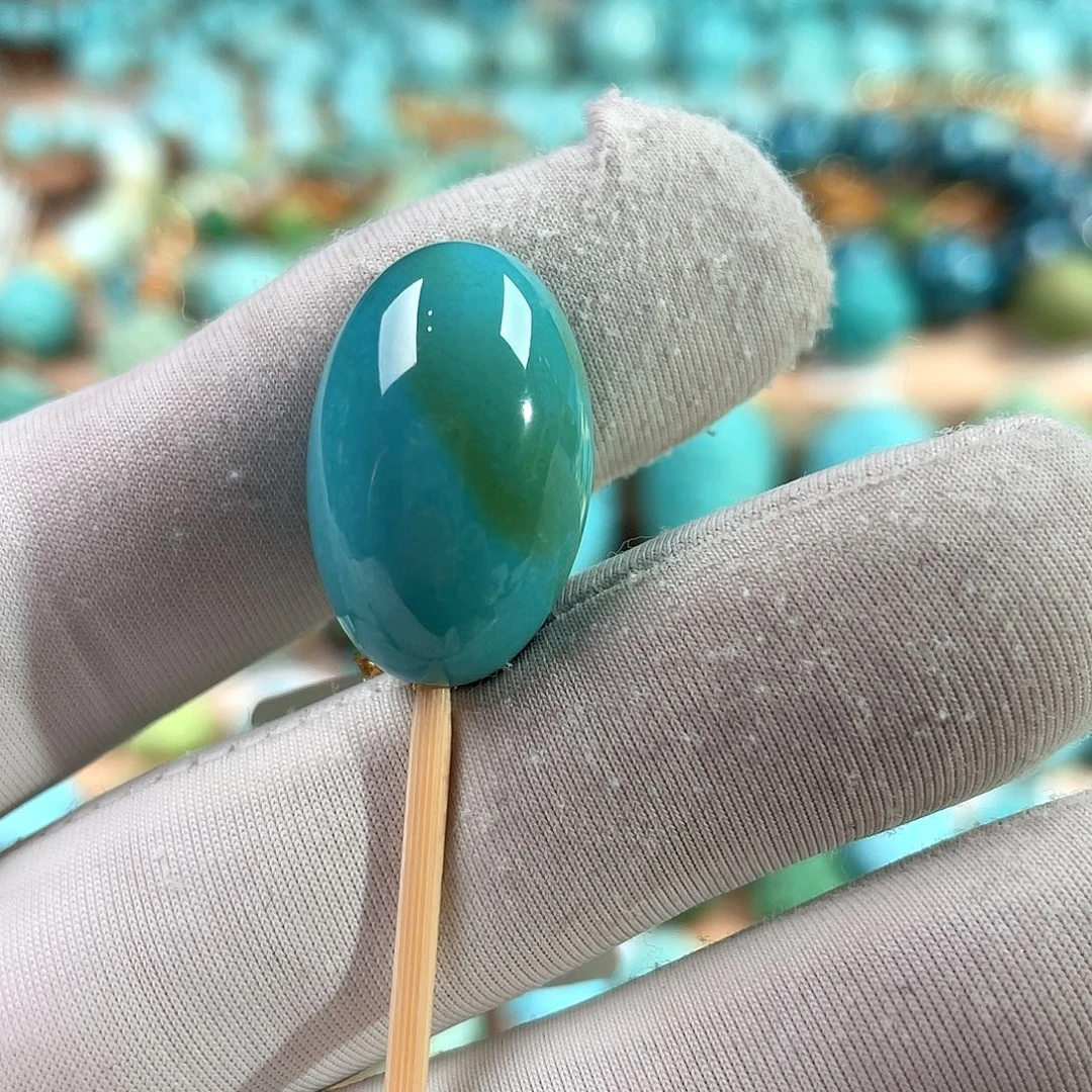 绿松石未镶嵌珠宝奇石