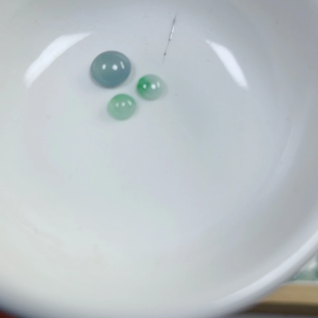 翡翠散珠翡翠蛋面3颗