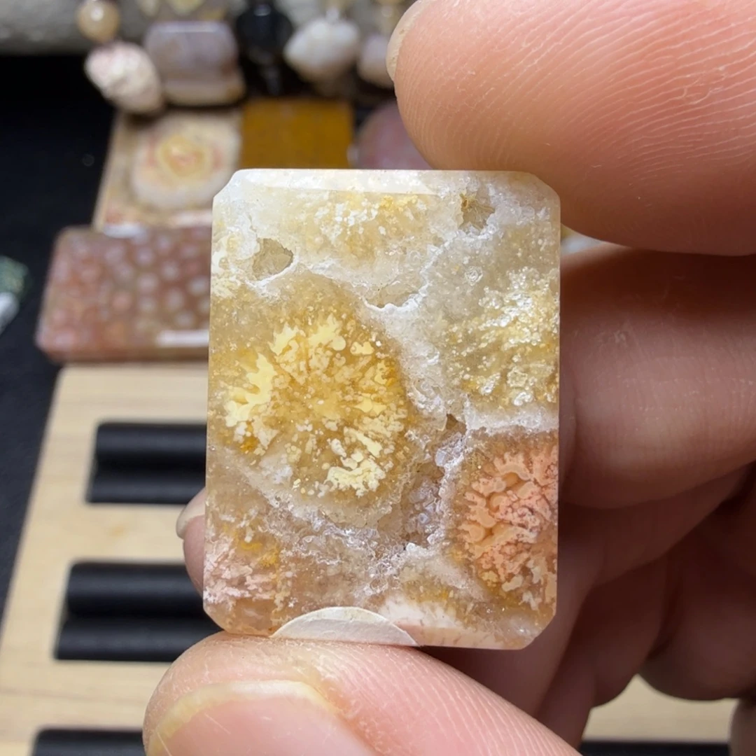 硅化玉未镶嵌天然色有机玉石保真色