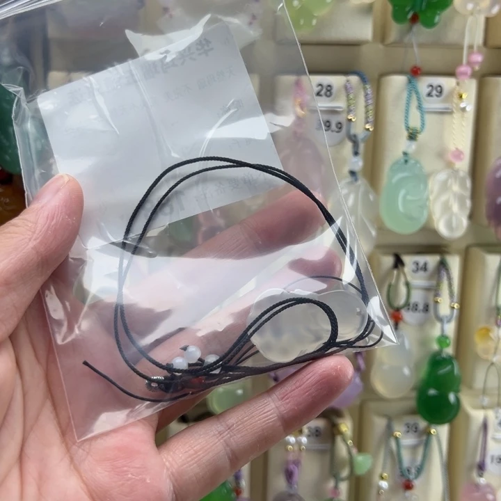 玛瑙/玉髓颈饰未镶嵌凌**?