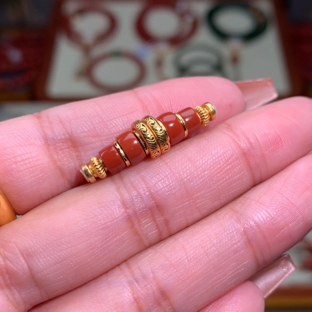 南红玛瑙颈饰未镶嵌