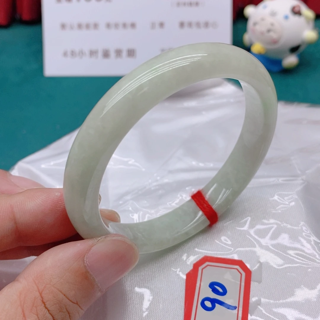 翡翠手镯未镶嵌八9000000/58