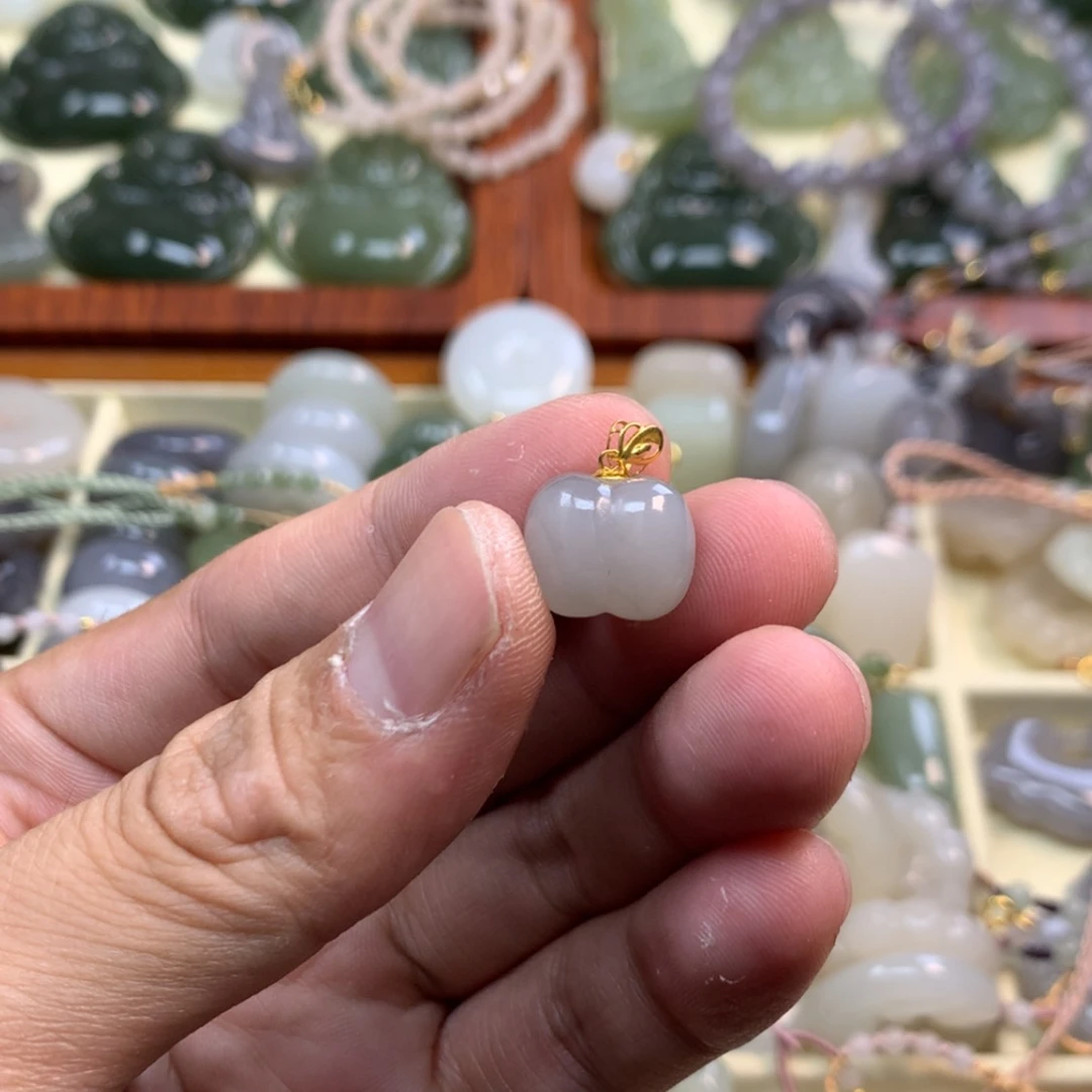 【闪购商品】和田玉18K金镶嵌颈饰
