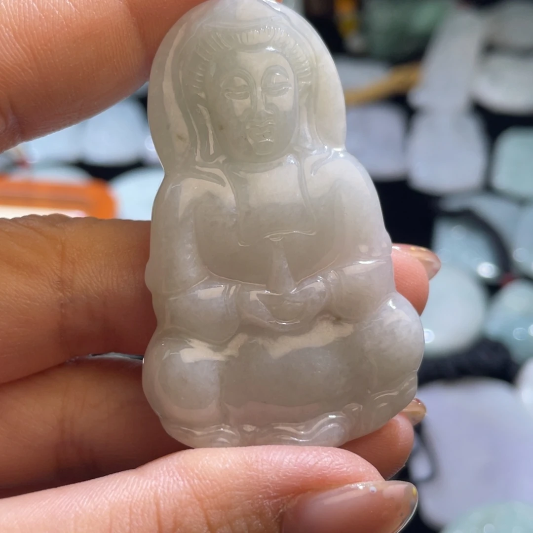 翡翠未镶嵌颈饰观音
