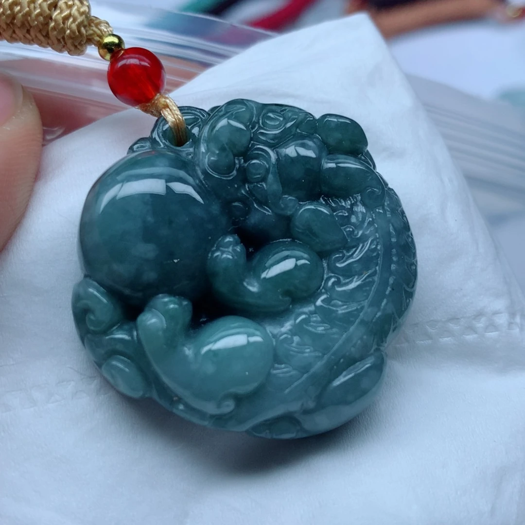 翡翠颈饰未镶嵌牌子