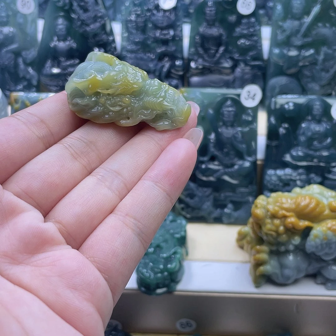 翡翠未镶嵌颈饰翡翠未镶嵌