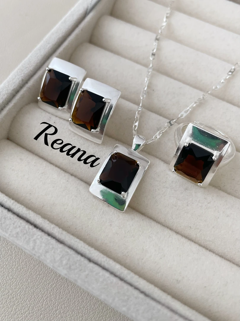 钛钢耳饰 光边长方大卡（深巧色）