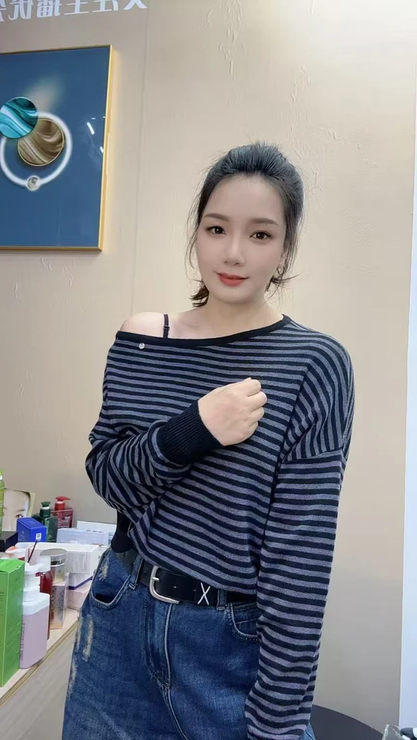 玲家精选66191款号斜肩条纹针织衫