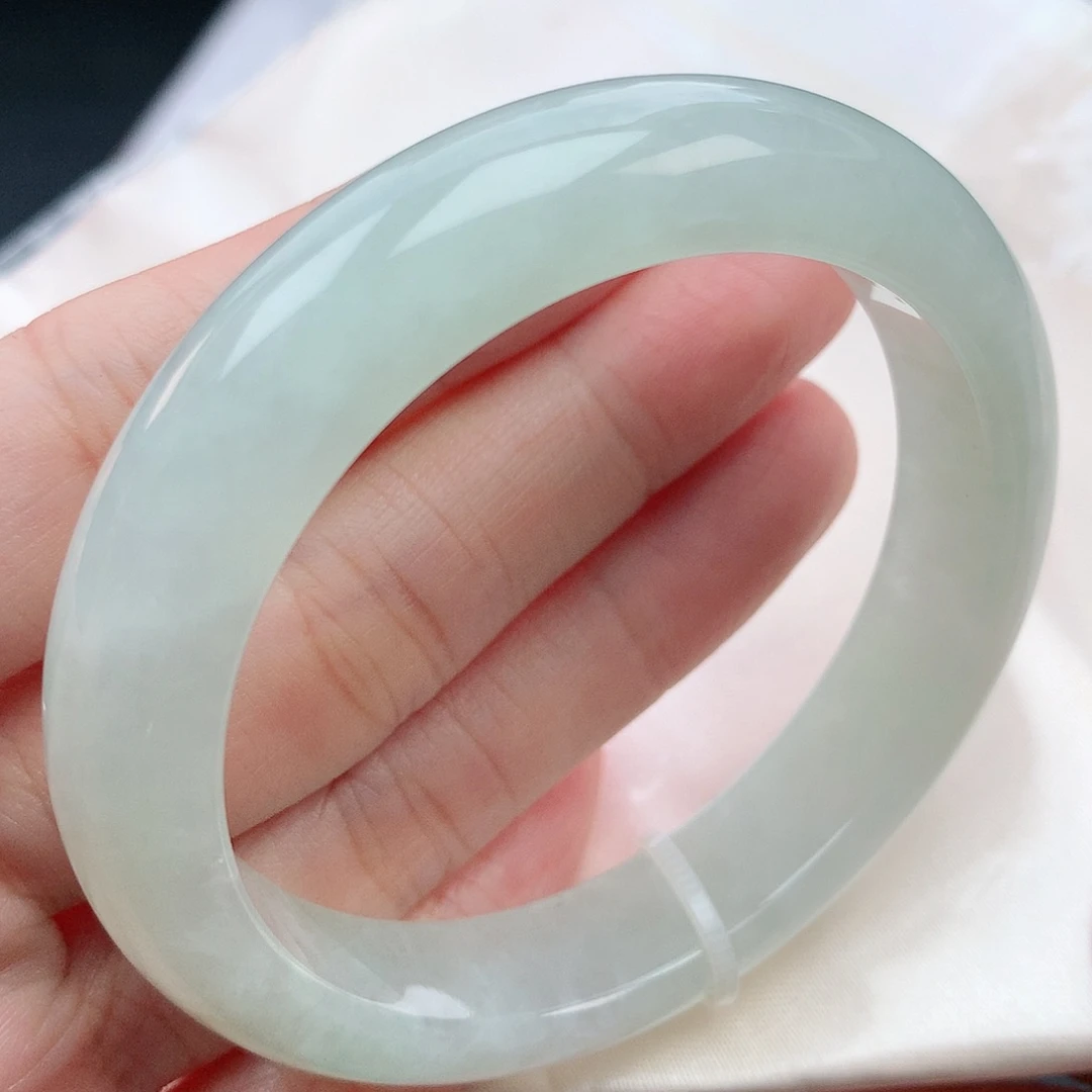 翡翠手镯未镶嵌54圈口400011