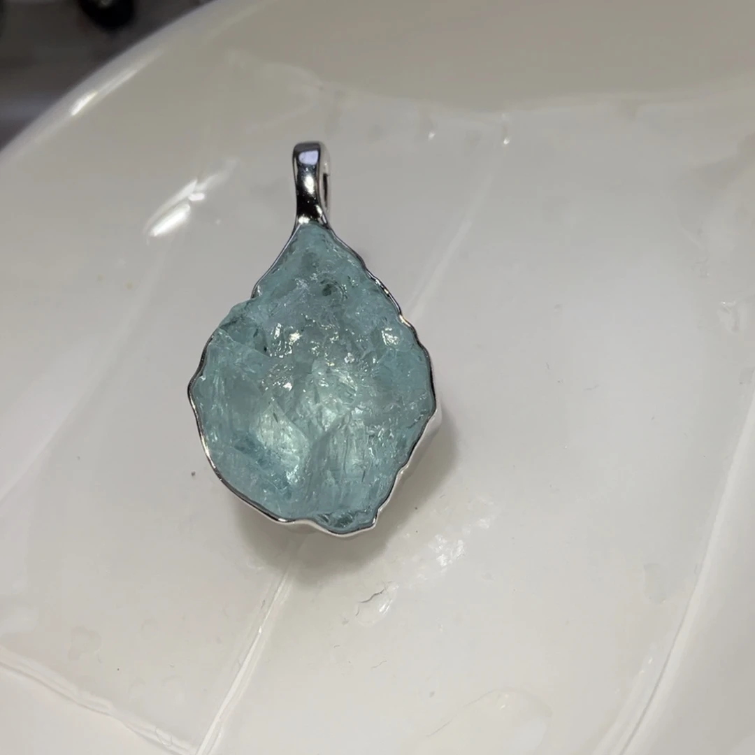 k***i颈饰银S925镶嵌水晶