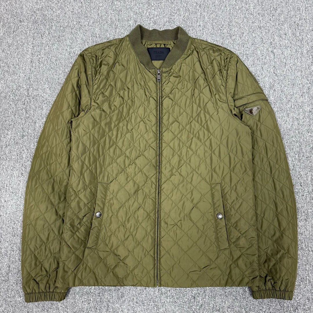 99新 Prada/普拉达 12693628军绿色菱格三角徽标拉链夹克外套48码