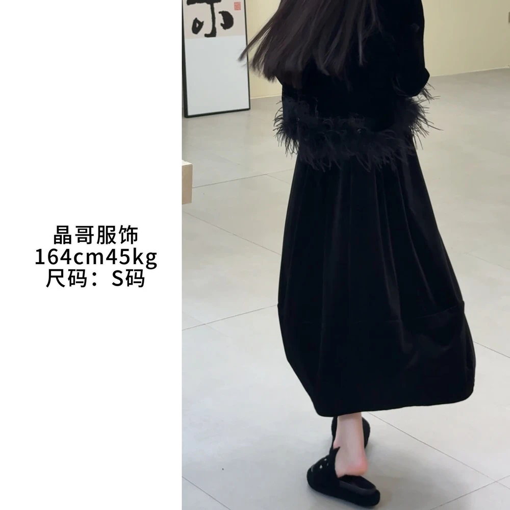 秋季新款简约时尚气质休闲百搭显瘦丝绒半身裙