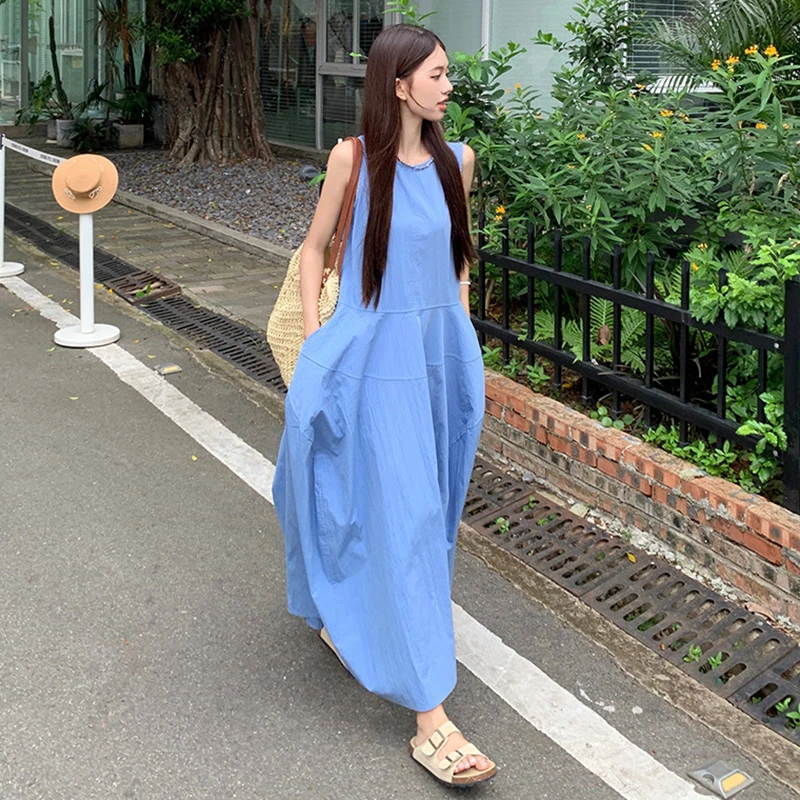 法式气质蓝色背心裙连衣裙女秋季海边度假风小众设计感褶皱长裙子