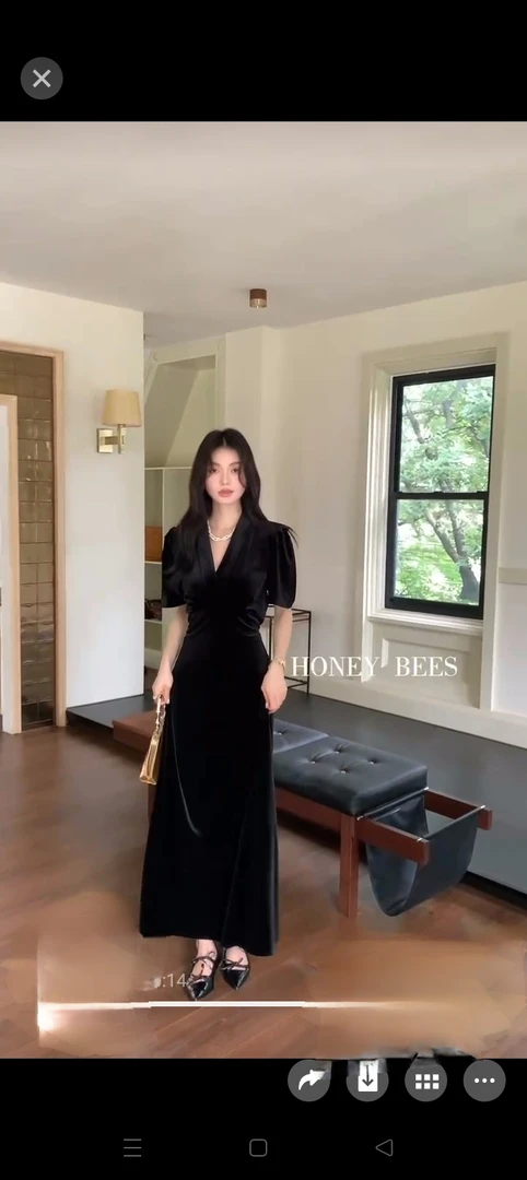 V领气质显瘦黑色丝绒长款连衣裙尽显优雅女神范