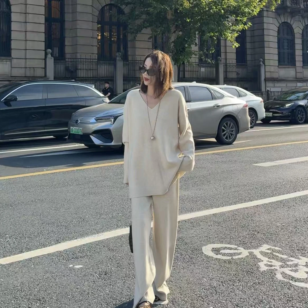 早秋时尚慵懒风百搭休闲纯色减龄两件套W728