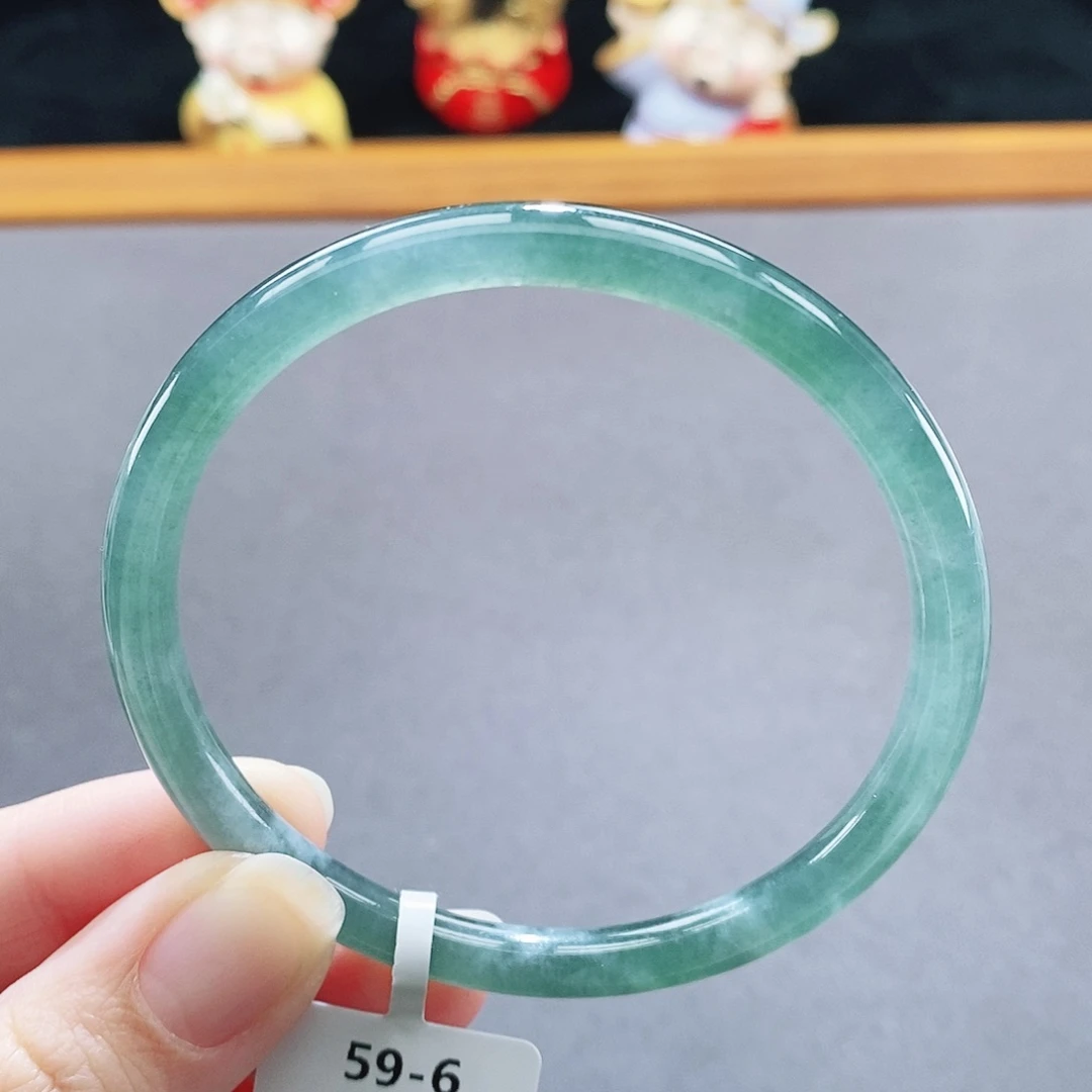 翡翠未镶嵌手镯60