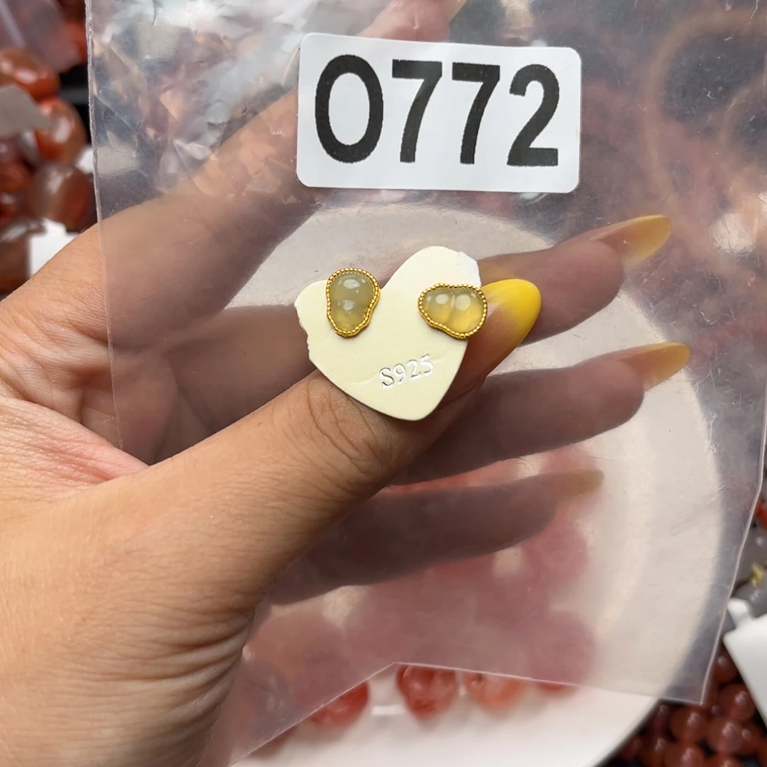 手链未镶嵌南红玛瑙