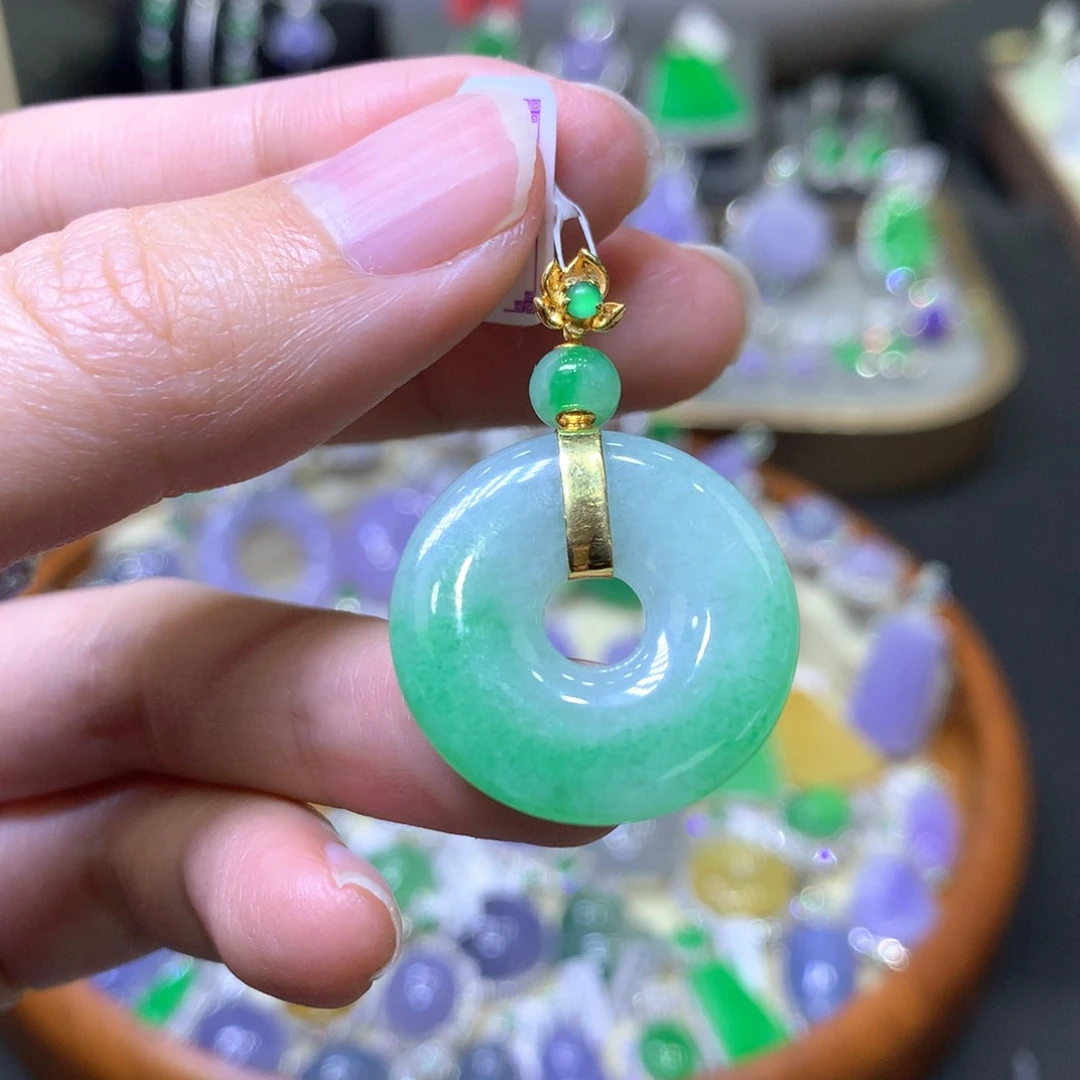 【闪购商品】翡翠颈饰18K金镶嵌翡翠吊坠项链